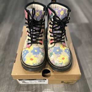 Kids Dr. Martens Parchment Beige Floral Boots